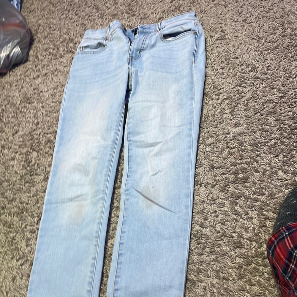 Light blue ripped jeans from aero